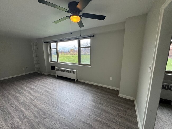 Building Photo - Beautiful 2-Bedroom 2-Bathroom 1st Floor Gold Coast Condo