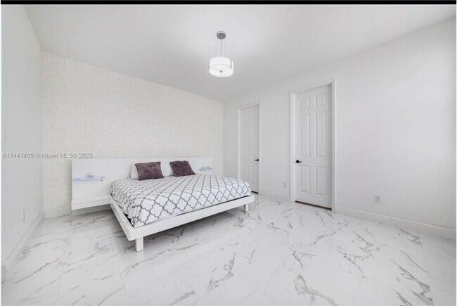 Building Photo - 8362 NW 39th Ct