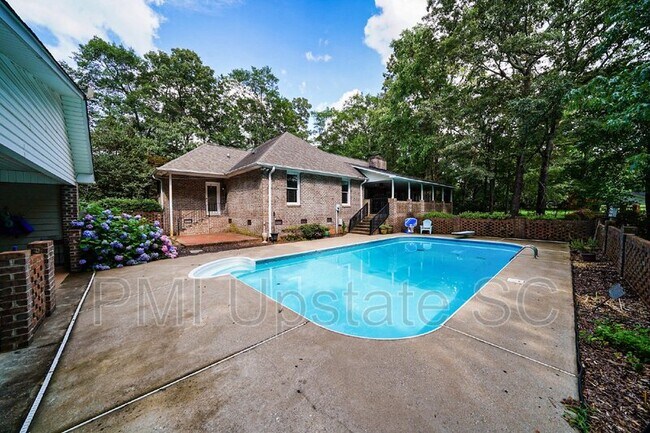 Building Photo - 165 Battleground Rd