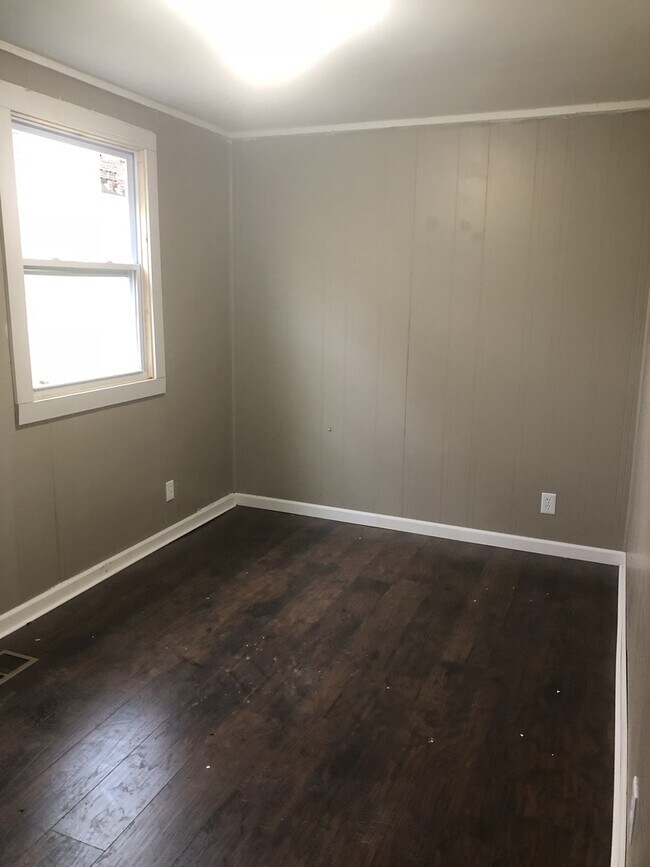 Building Photo - 3bedroom/2 bath home in Bordeaux, convenie...
