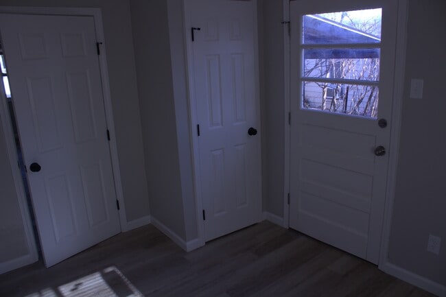 Building Photo - 9430 Echo Ln