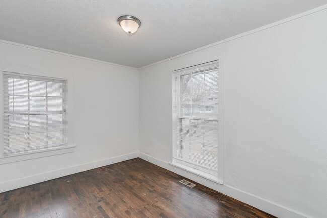Building Photo - 3 bedroom 1 bath home