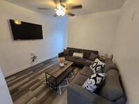 Building Photo - 534 R Ave