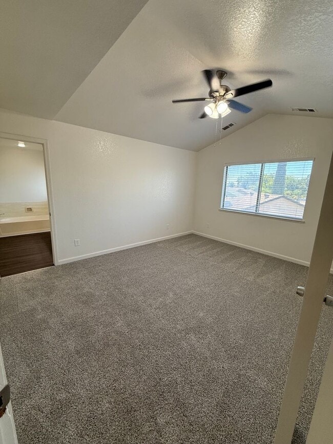 Building Photo - Remodeled Home: 4 Bd/ 2.5 Bath Two Story!
