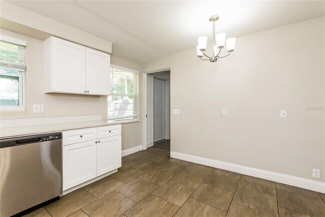 Building Photo - 5820 21st St W