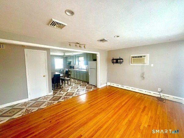 Building Photo - 48 Gates Ave