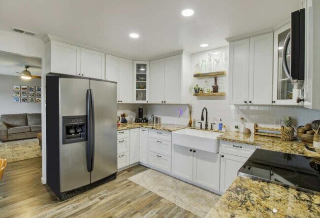 Building Photo - 9101 Vernetta Way