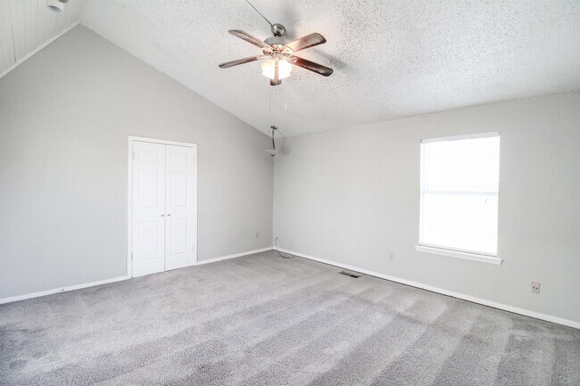 Building Photo - 8900 N Shannon Ave