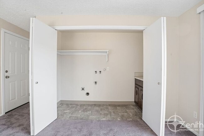 Building Photo - 11907 NE 4th St