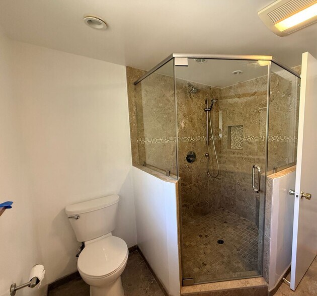 Building Photo - Beautiful 3bed 3bath, plus bonus room home in Highland Oaks neighborhood of Arcadia