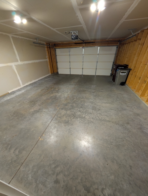 Building Photo - 2303 Damon St