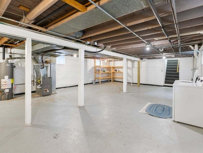 Building Photo - 707 McHenry Ave