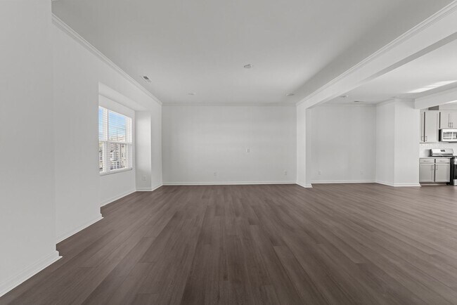 Building Photo - 825 Basswood Gln Trl