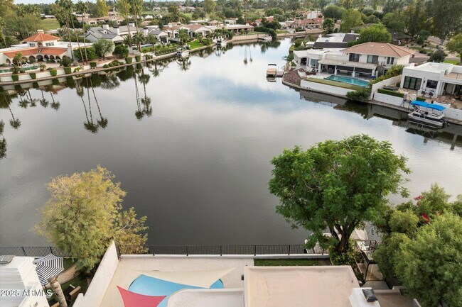 Building Photo - 7613 E Vía Del Reposo