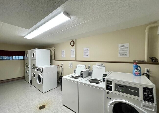 Building Photo - 308 Quarry St