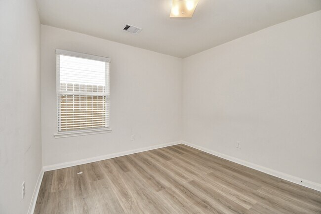 Building Photo - 11106 Panther Ct