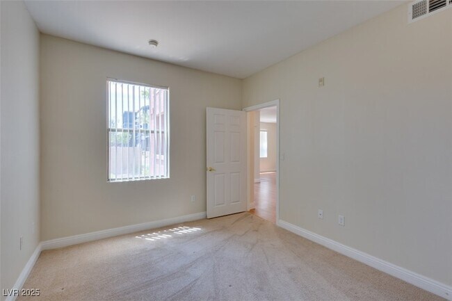 Building Photo - 8000 W Badura Ave