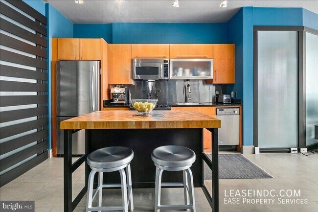 Building Photo - 1133 14th St NW