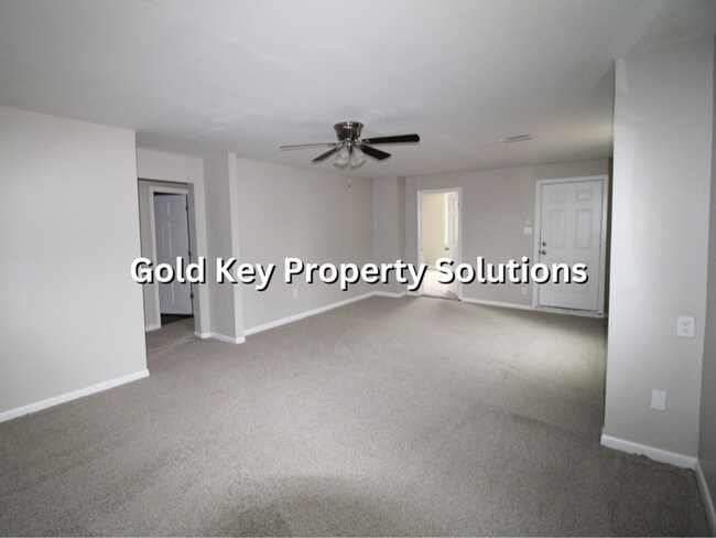 Building Photo - 3 BR 1 BA House with Back Deck and TWO Bonus Rooms! NO CATS (NO SECTION 8)