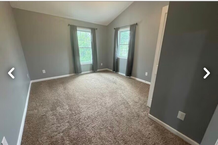 Building Photo - 2554 S Flat Rock Rd