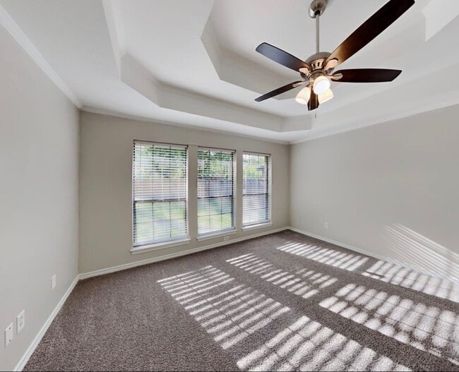 Building Photo - 611 Arbor Creek Dr