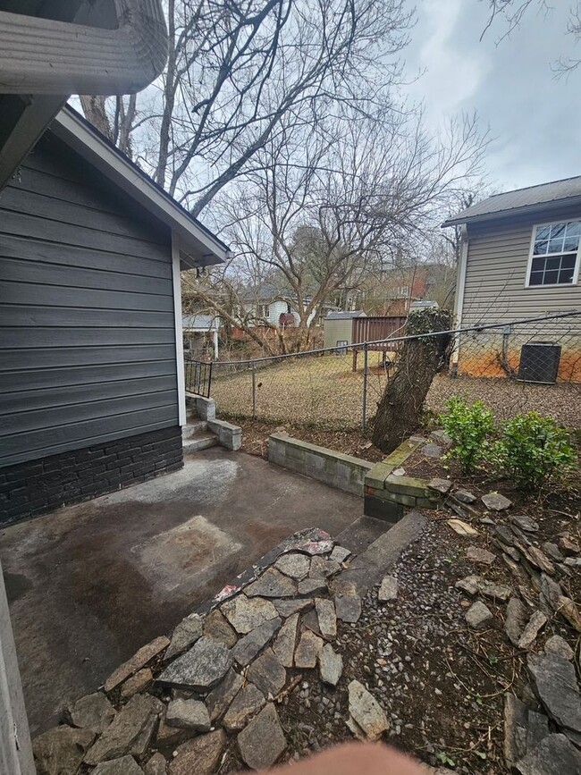 Building Photo - Downtown Bungalow with SO much Charm!