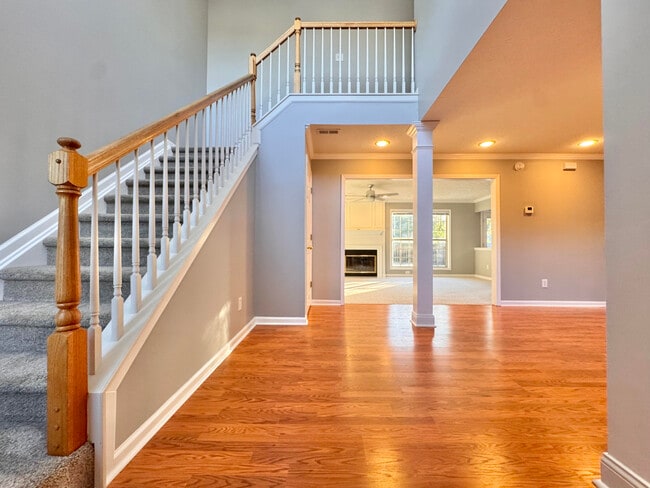 Building Photo - 580 Wellington Gardens Dr