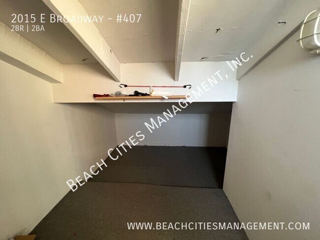 Building Photo - 2015 E Broadway-#407