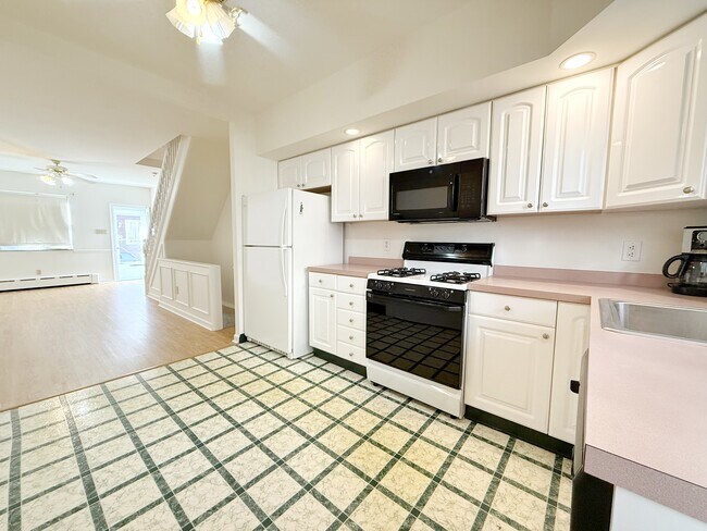 Building Photo - 2635 S Bouvier St