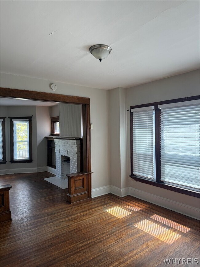 Building Photo - 238 Oxford Ave