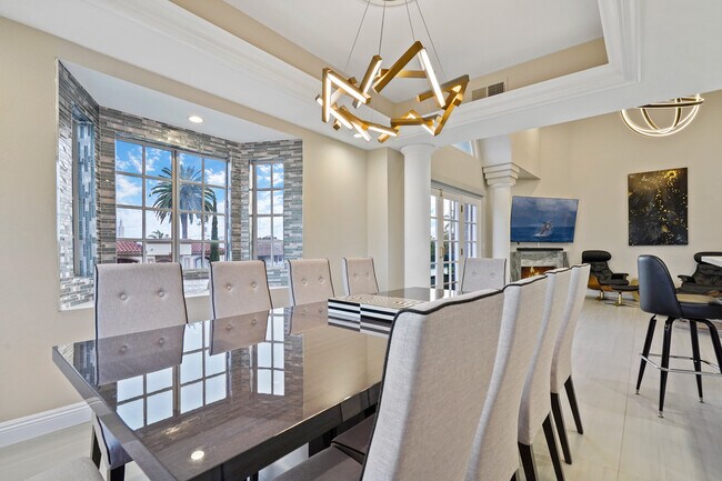 Building Photo - 10627 Ashton Ave