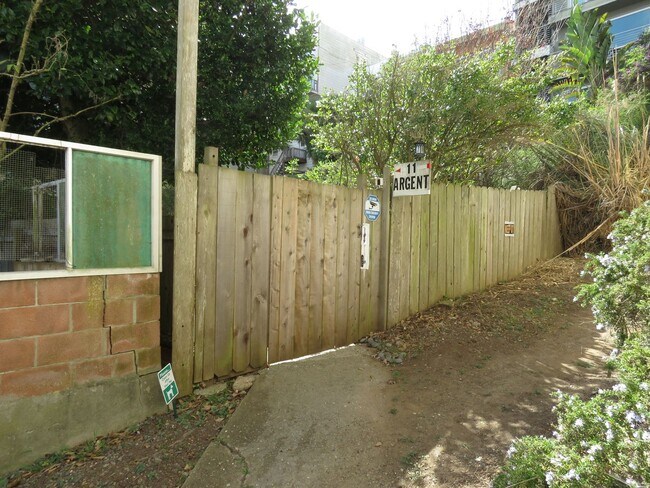 Building Photo - Hidden Gem with Outrageous Views - 1 Bedroom w/ Parking