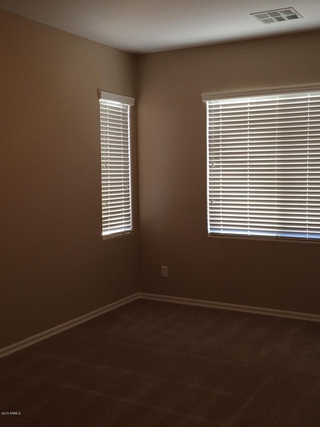 Building Photo - 14558 W Port Royale Ln