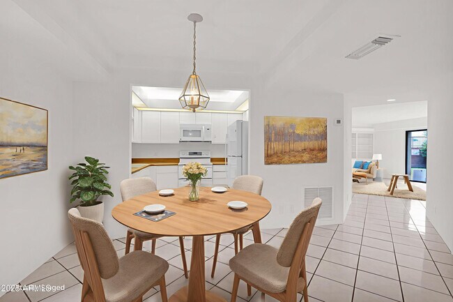 Building Photo - 5035 N 10th Pl