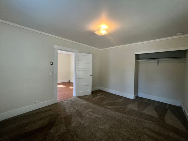 Building Photo - Charming Home near Downtown Ellensburg!