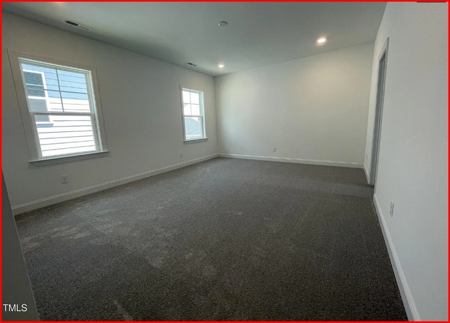 Building Photo - Room in House on Goldfinch Perch Ln