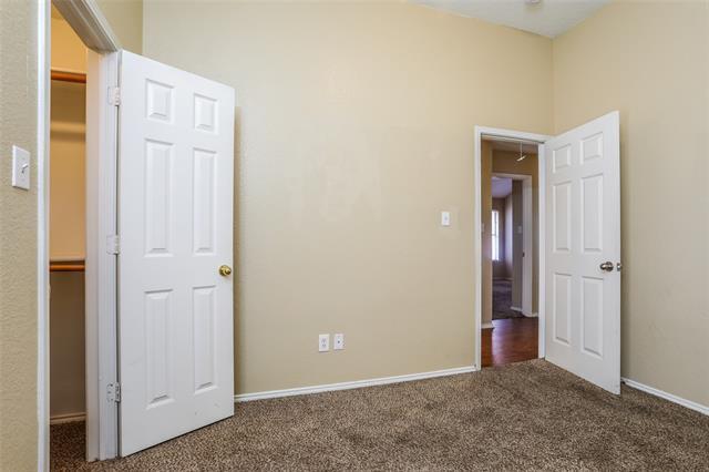 Building Photo - 1017 Glencrest Dr