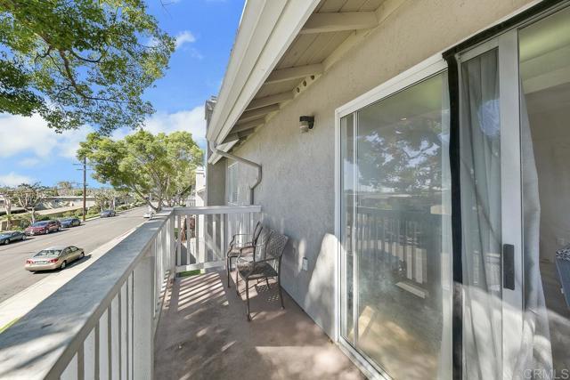 Building Photo - 1390 Palomar Pl