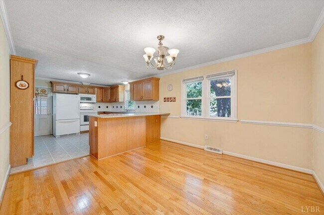Building Photo - 405 Oakland Cir