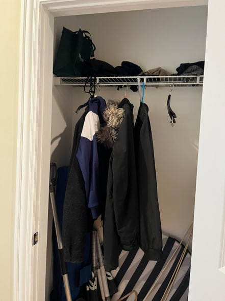 Building Photo - 1215 W Sunnyside Ave