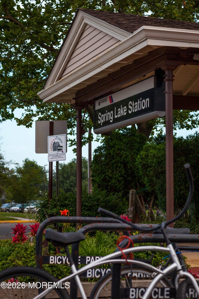 Building Photo - 101 Tuttle Ave