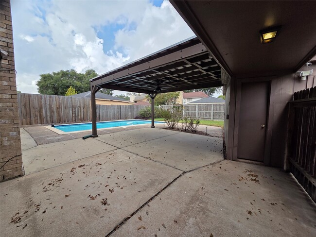 Building Photo - 14718 Earlswood Dr