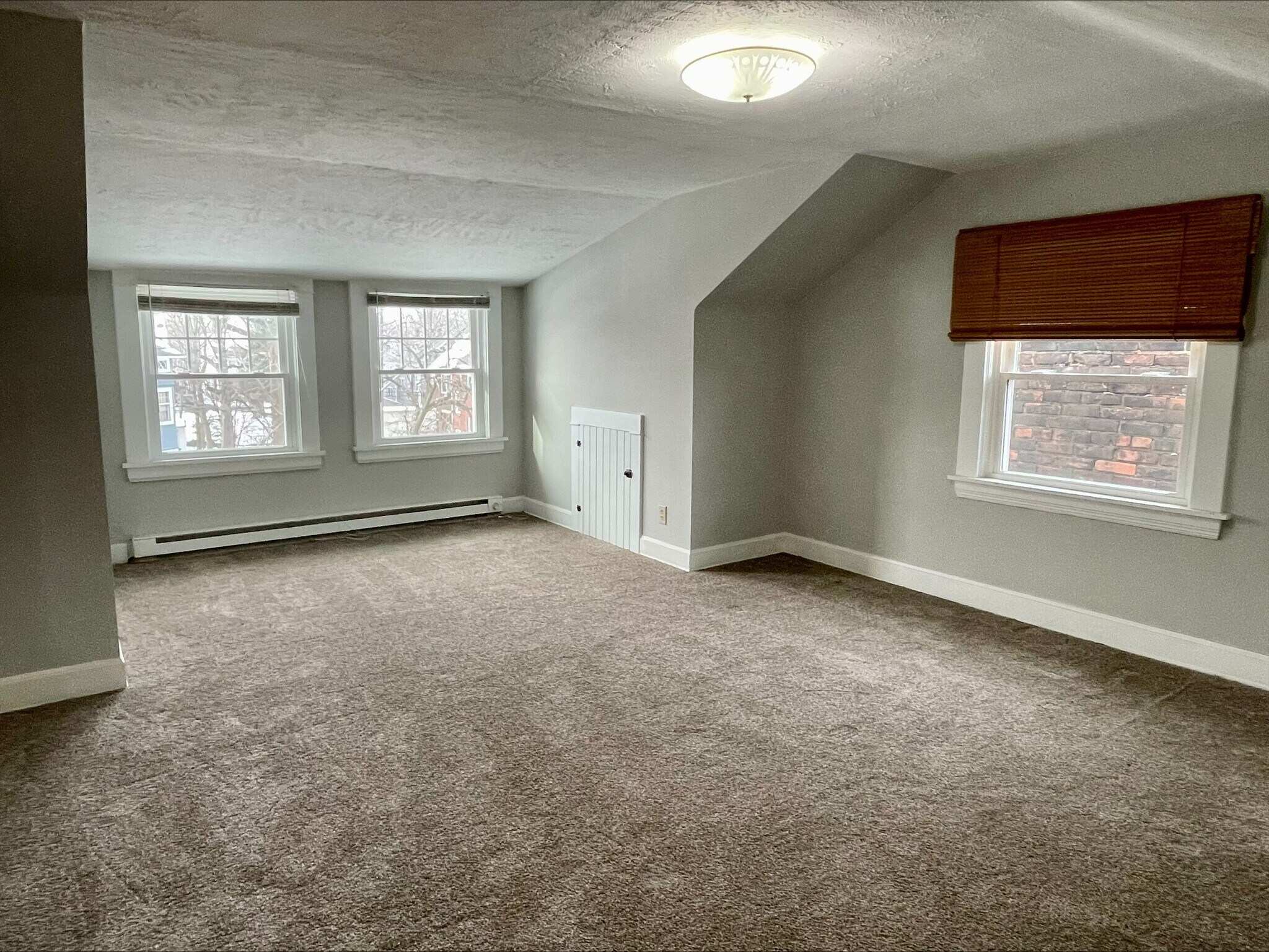 Building Photo - 2345 Grandview Ave