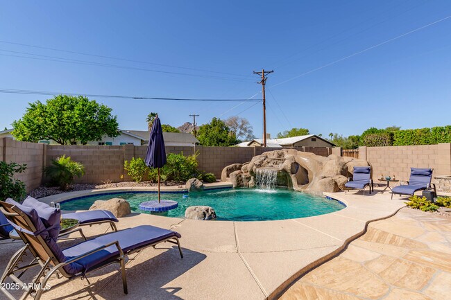 Building Photo - 6924 E Mariposa Dr