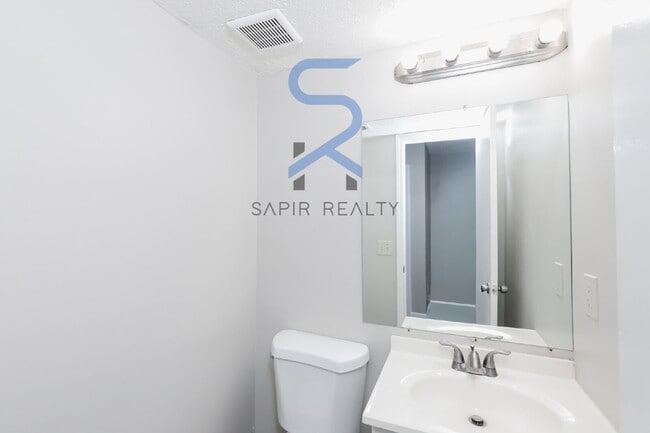 Building Photo - Move in before December 15th and get $100 OFF your rent for the first 3 months — PLUS a $250 Amaz...