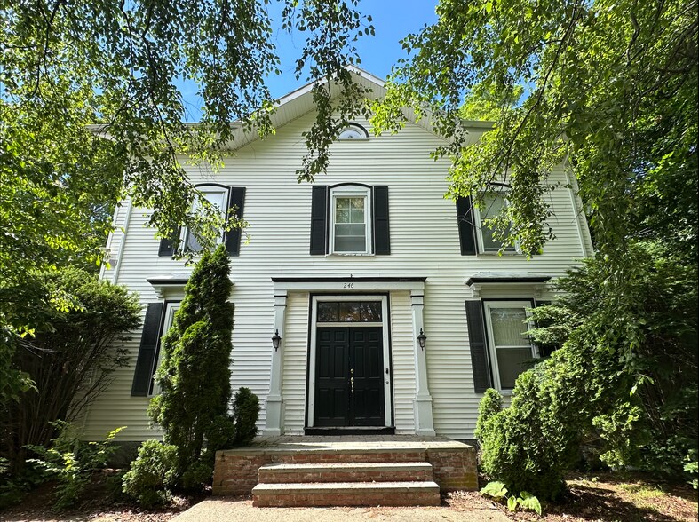 Building Photo - 246 Essex St