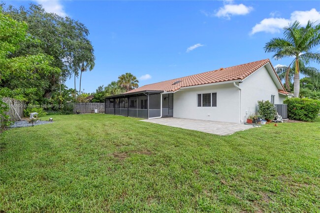 Building Photo - 15800 Surrey Cir