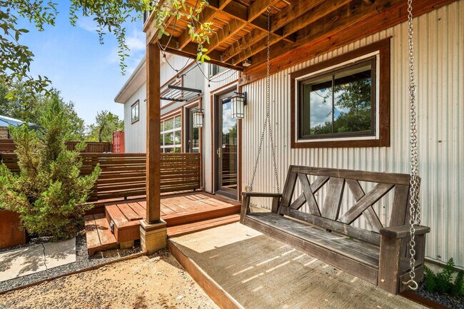 Building Photo - 9801 Mor Dr