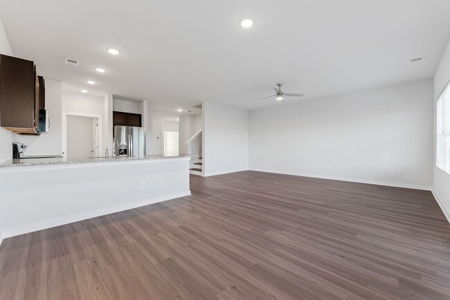 Building Photo - 7205 Chatfield Way
