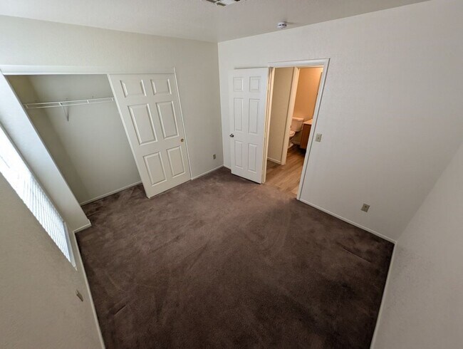 Building Photo - 5117 Kingsbridge